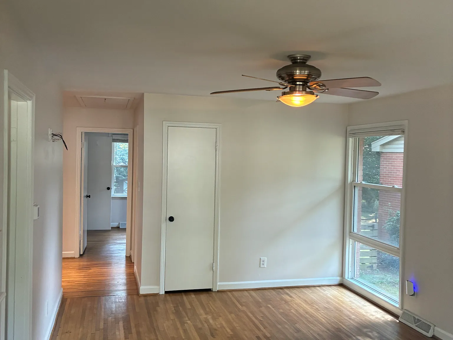 3 bed, 1050 sqft, $2,395 — Photo 4