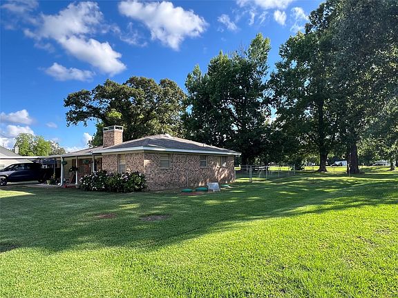 2nd image of 101 Vickie Ln