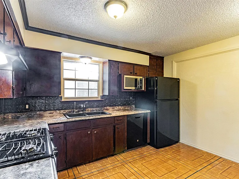 2520 Bitter Creek Dr — Photo 6