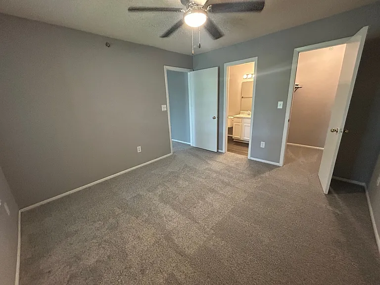 Idlewood Apartments — Photo 24