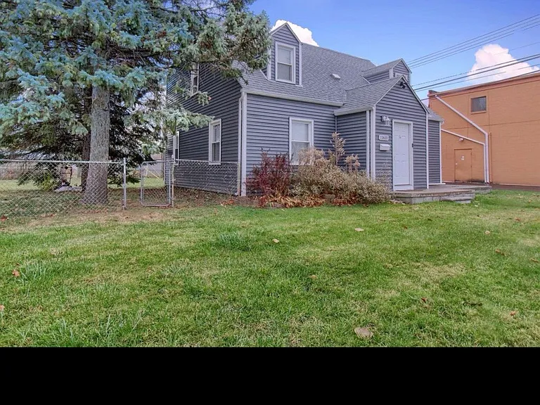 11610 Cardwell St — Photo 3