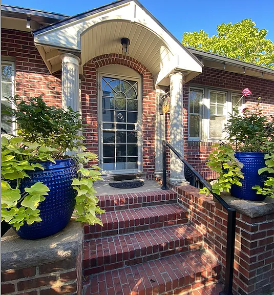 2225 Albion St — Photo 1