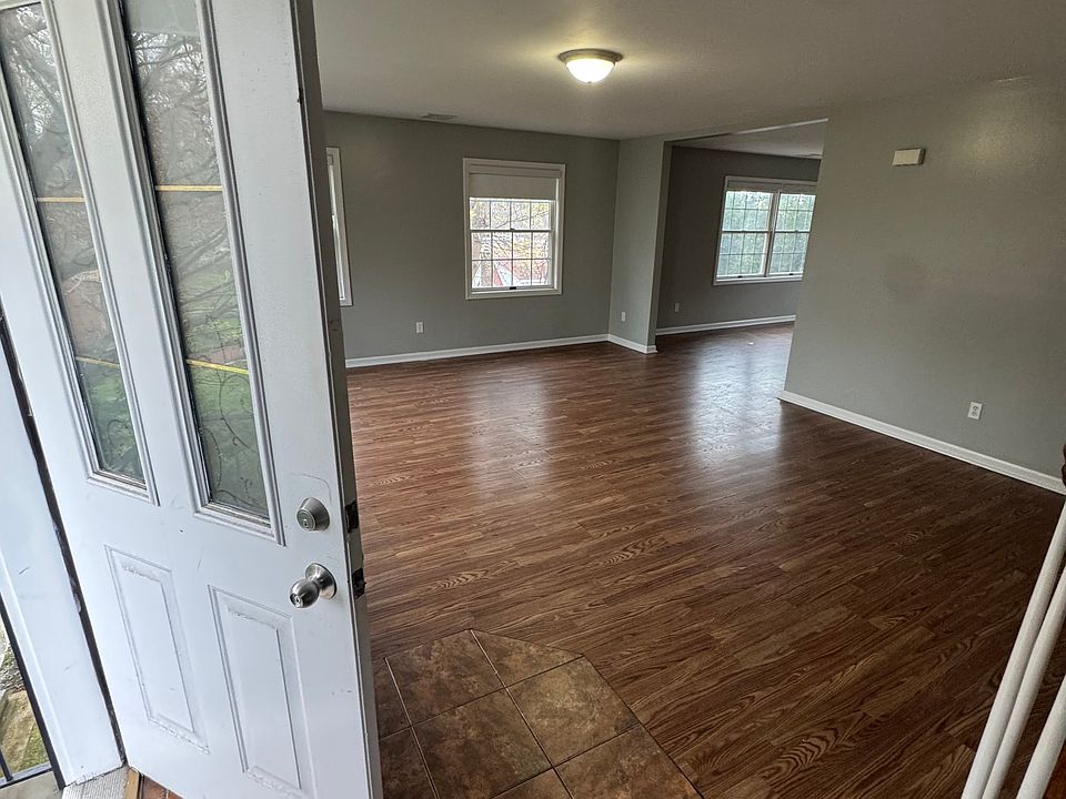 1st image of 143 N Nichols Ave
