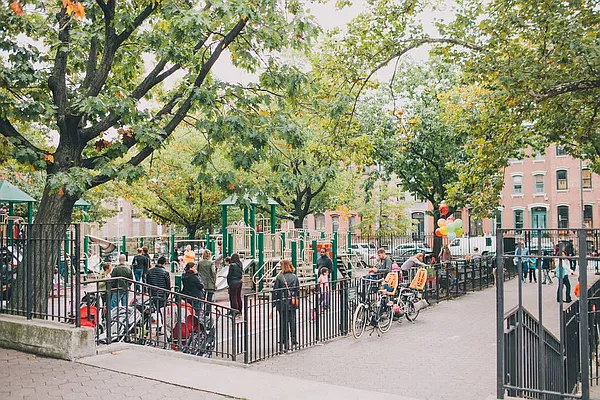 Rented by Manhattan Management LLC | media 103