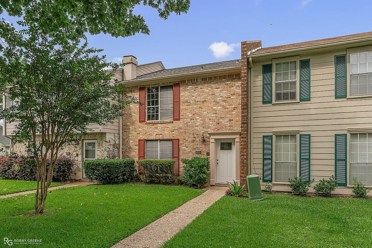 3 bed, 2.5 bath, 1656 sqft, $1,700 — Photo 1
