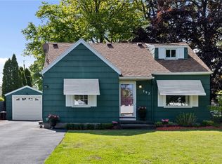 292 Laverne Dr, Rochester, NY 14616