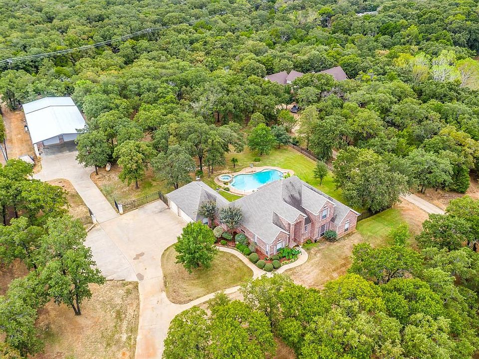 1st image of 8008 Walnut Dr