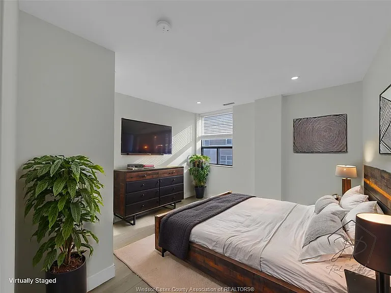 3177 Riverside Dr E #208 — Photo 4