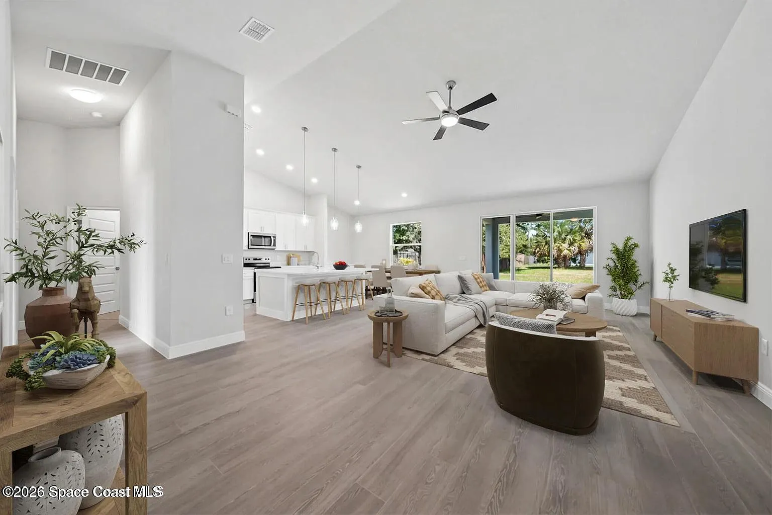 4 bed, 3.0 bath, 2028 sqft, $2,745 — Photo 4