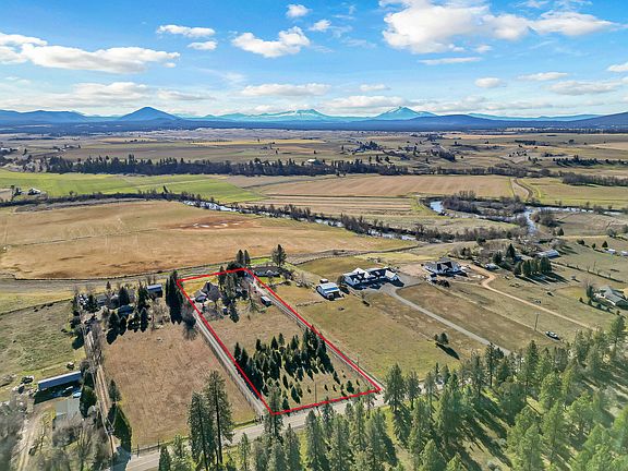 2nd image of 45833 Pittville Rd