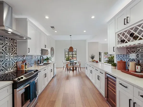 2630 Pirineos Way Unit 14, Carlsbad, CA 92009