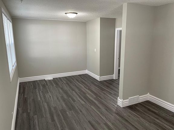 2nd image of 1143 Marion St