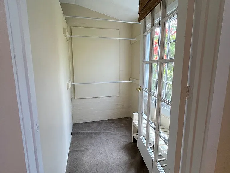 1128 Margaret St — Photo 10