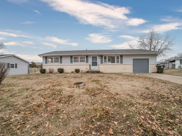 524 W Plumb Street, Aurora, MO 65605