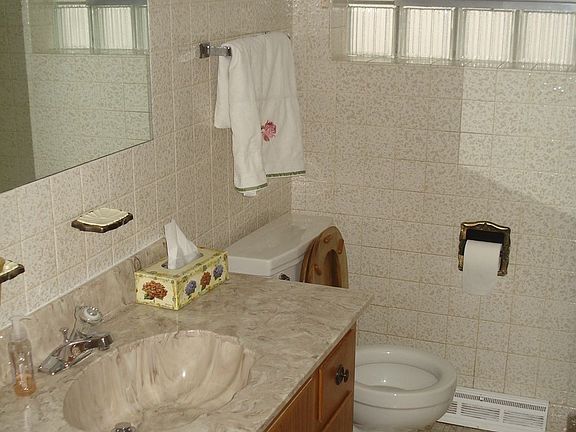 1 Full Bath and a 3/4 Bath