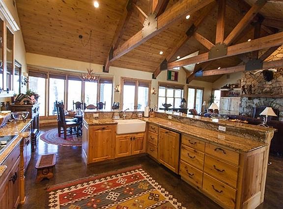 5th image of 5663 Lakeshore Ct