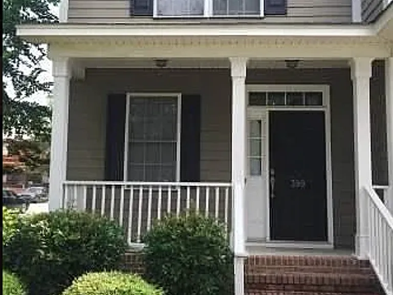 399 Wormwood Ln — Photo 2