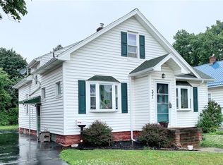 331 Bennington Dr, Rochester, NY 14616