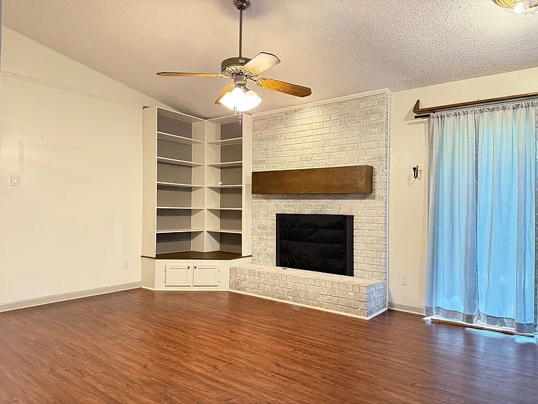 3604 Royal Oak Dr — Photo 6