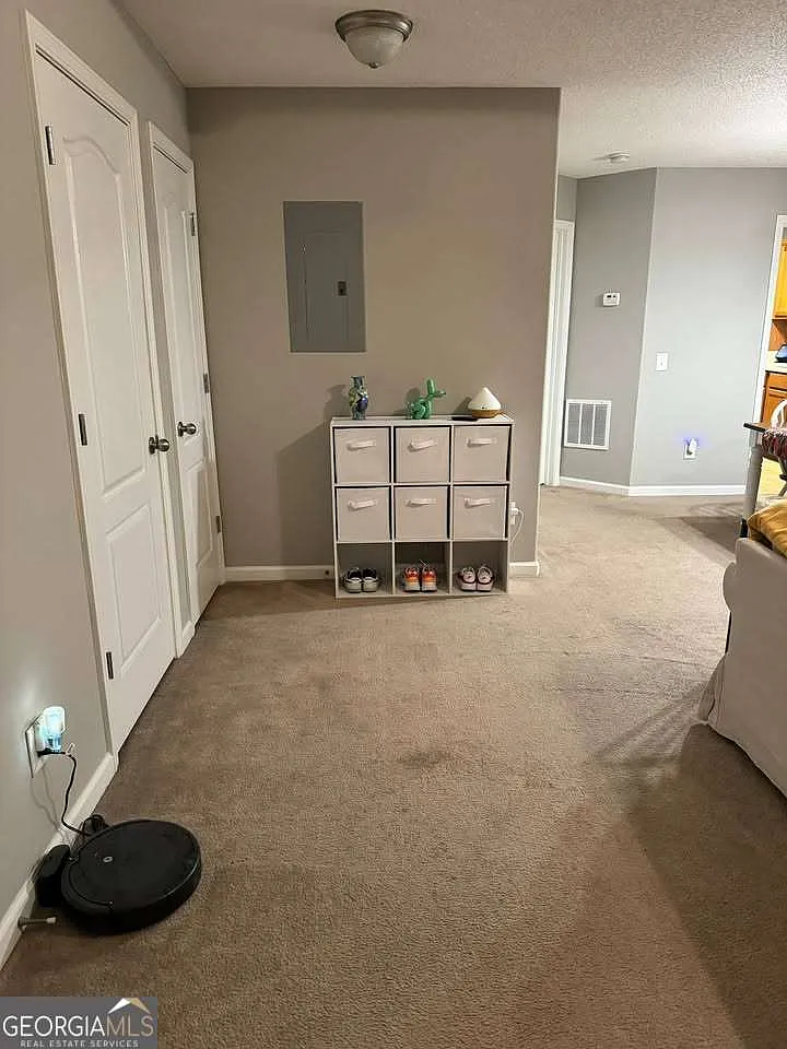 3 bed, 2.0 bath, 1309 sqft, $1,800 — Photo 3