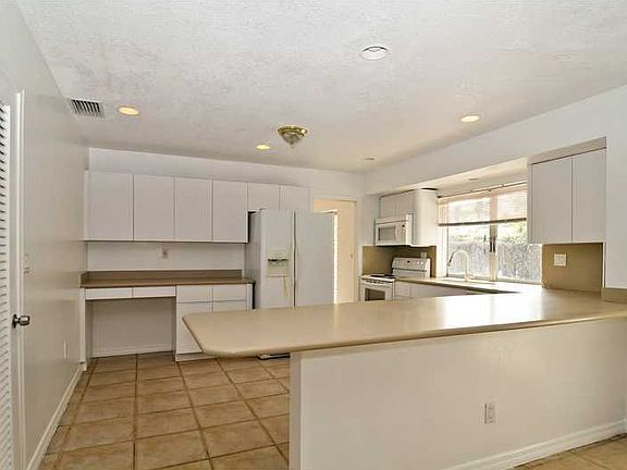 2nd image of 1850 NE 207th St