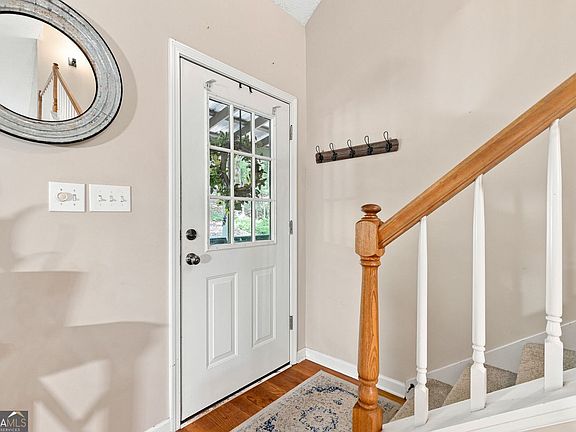 3rd image of 21 Yearling Ln
