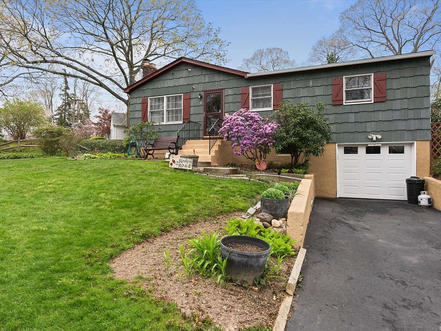 2 Roslyn Road, Sound Beach, NY 11789 Zillow