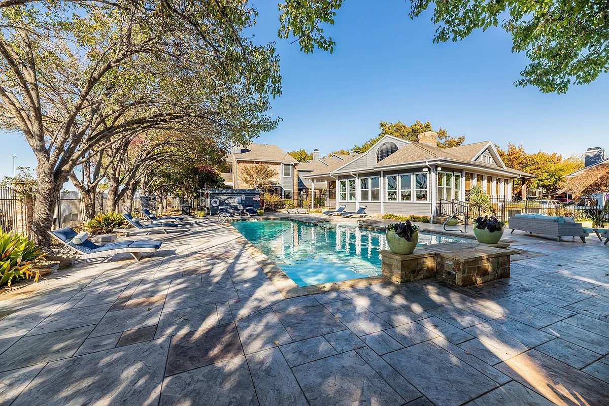 Building Photo - Avalon Villas