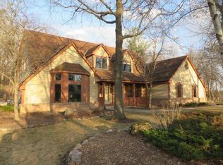 734 N Lost Woods Rd, Oconomowoc, WI 53066