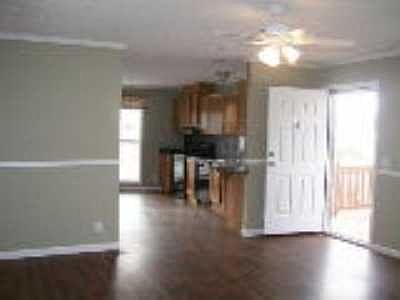 2nd image of 293 Jordanshire Cir