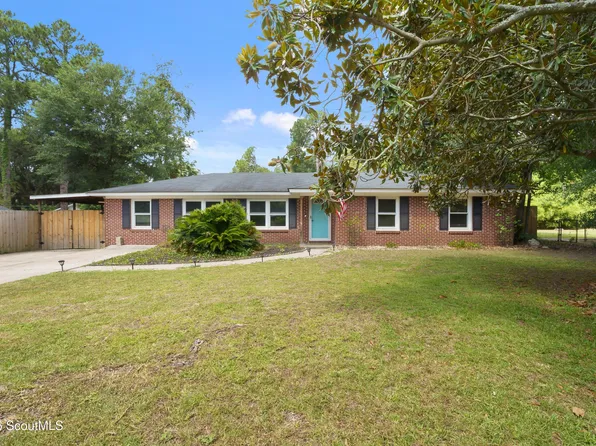 17 Regent Dr, Savannah, GA 31406
