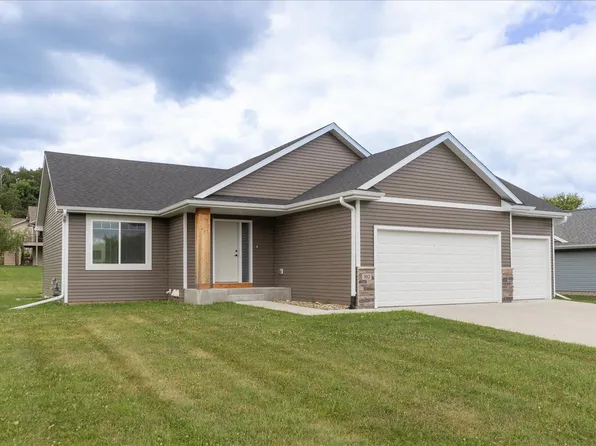 302 Devin Dr, Saint Charles, MN 55972