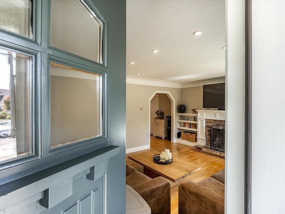 3rd image of 230 S Hartson Street