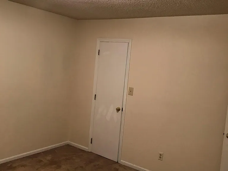 4448 Huntington Dr — Photo 12