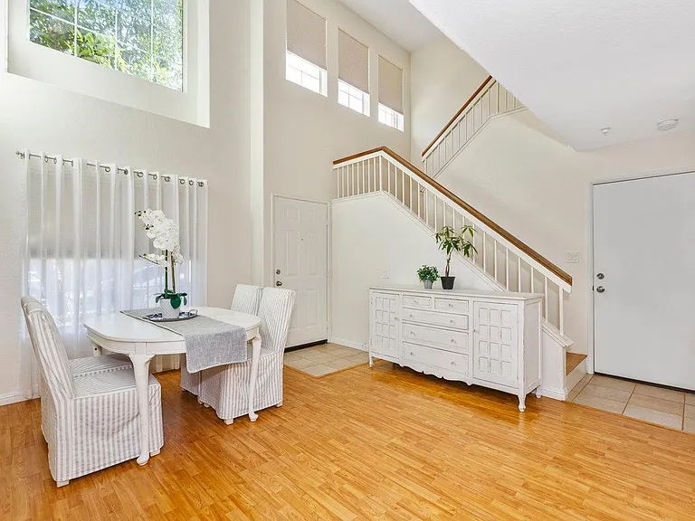 270 Brookview Ct — Photo 8