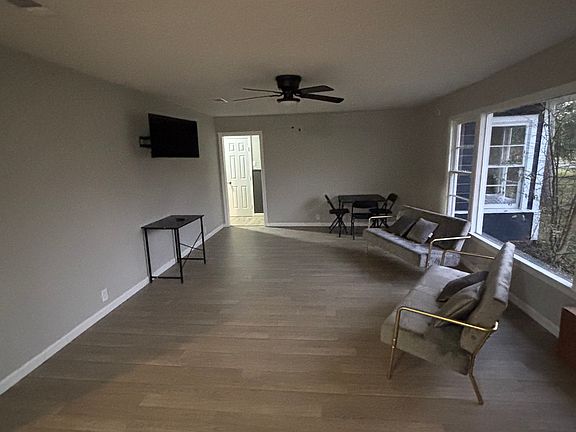 5th image of 3015 Timberwood Ln