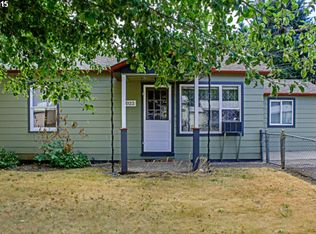 1022 W Nevada Ct, Roseburg, OR 97471