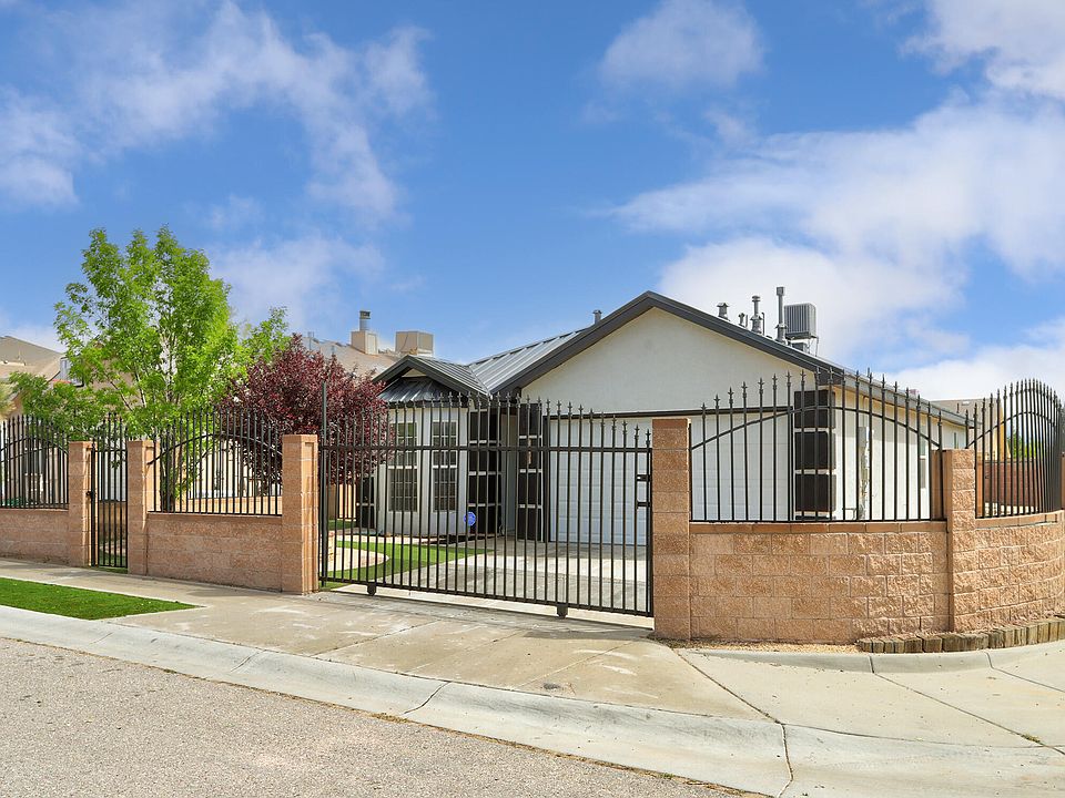1st image of 7601 Kingsway Ct NW