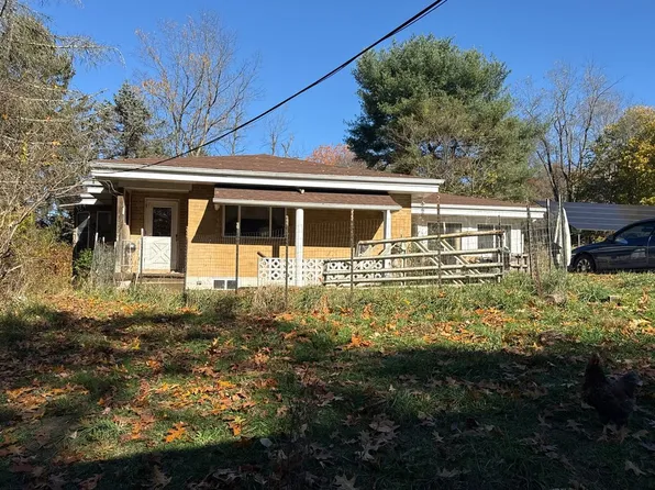 16 Old Pittsburgh Ln, Smock, PA 15480