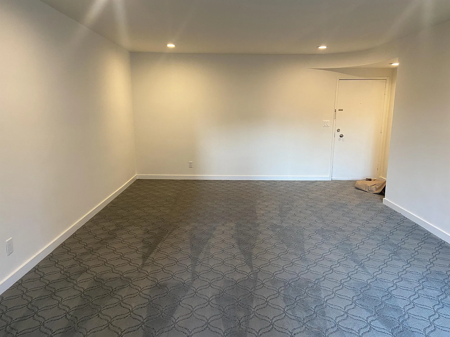 Princess Apartments - 403 — Photo 2