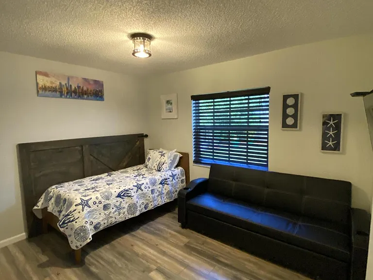 19131 Fairlawn Way — Photo 10