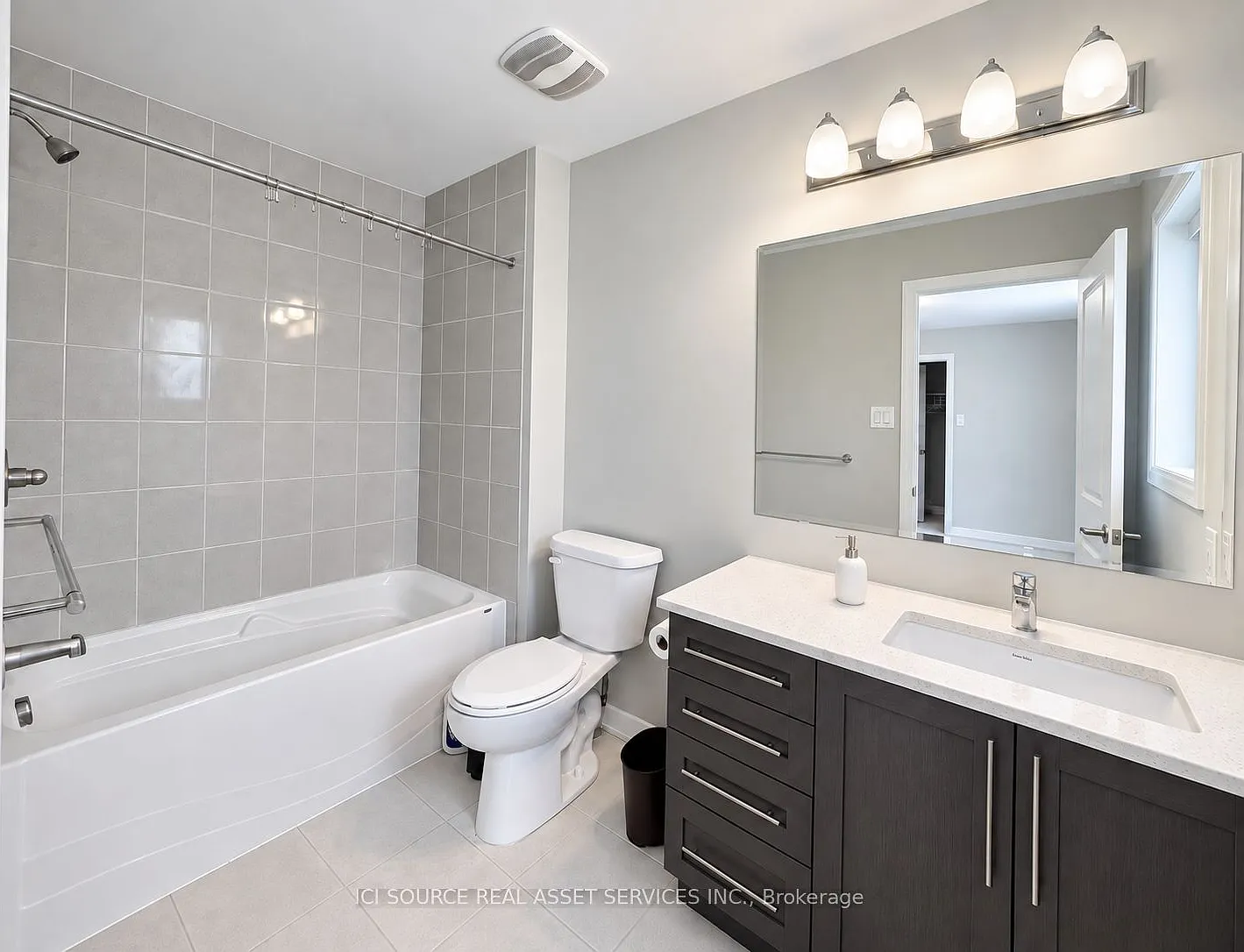 4 bed, $4,200 — Photo 4