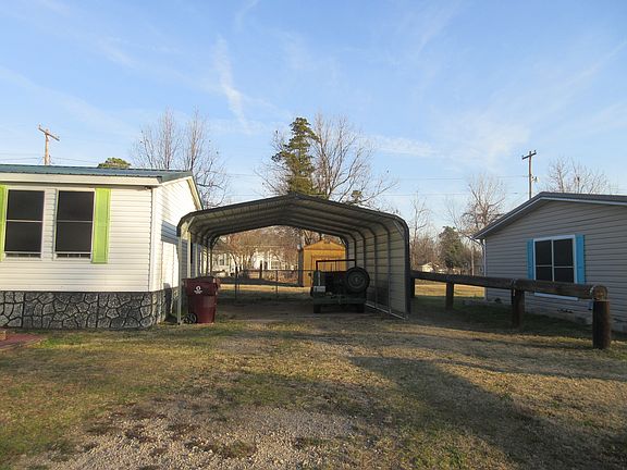 3rd image of 223 E Elm Ave