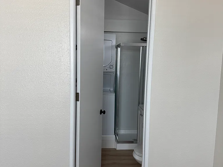 1105 Virginia Way — Photo 2