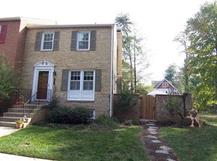1020 Ellison Sq, Falls Church, VA 22046