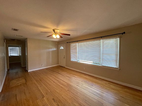 3rd image of 5012 42nd St