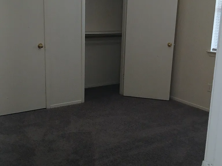 Bryce Avenue Apartments — Photo 19