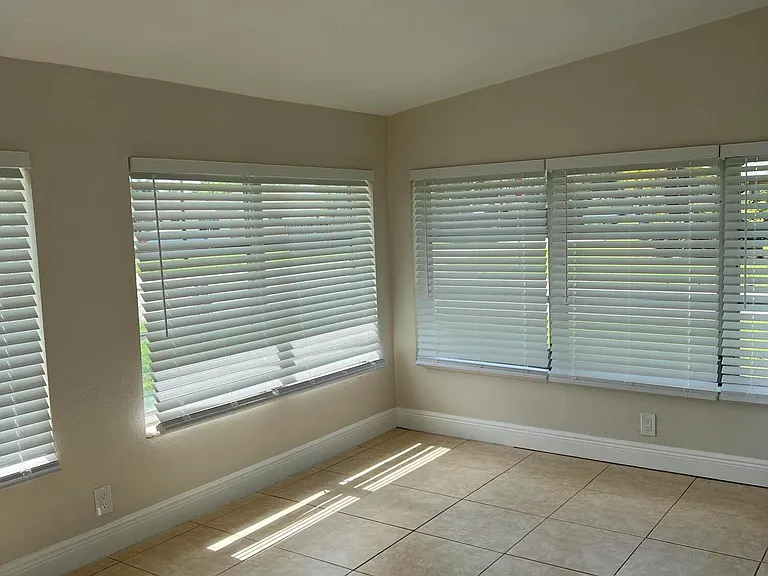 7761 NW 15th Ct — Photo 4