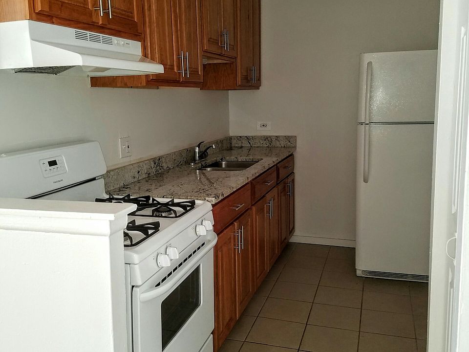 2nd image of 5833 N Kenmore Ave APT 314
