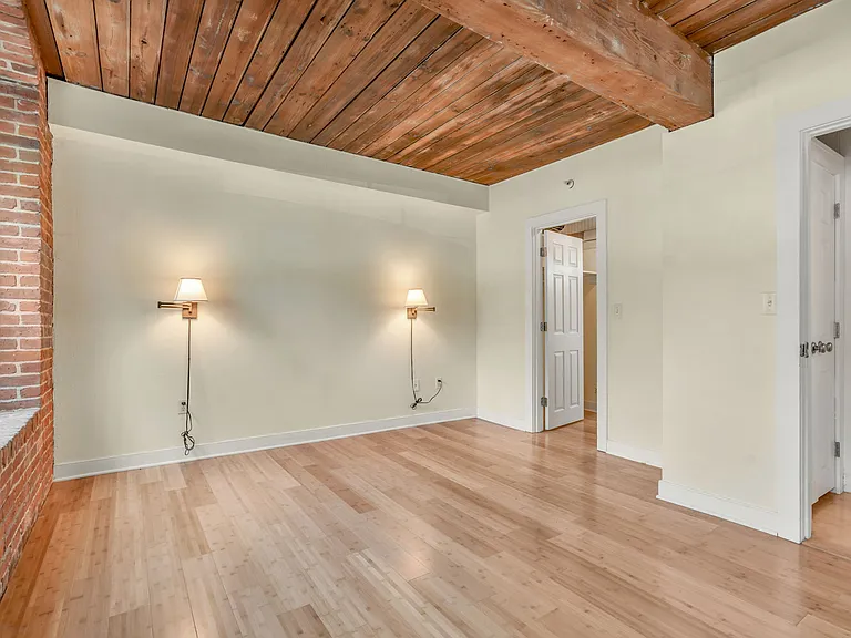 14 Sanford St #7 — Photo 19
